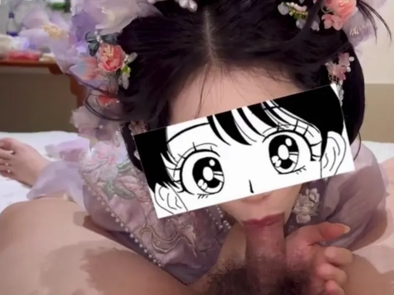 Gái xinh trong bộ đồ nhóc con mút cặc cực đã